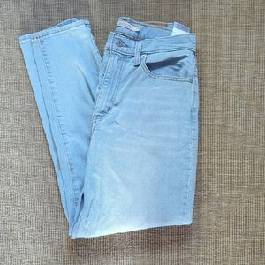 26- VGUC High Waisted Taper Levi's Jeans